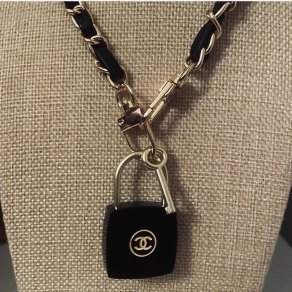 Chanel pad lock & key